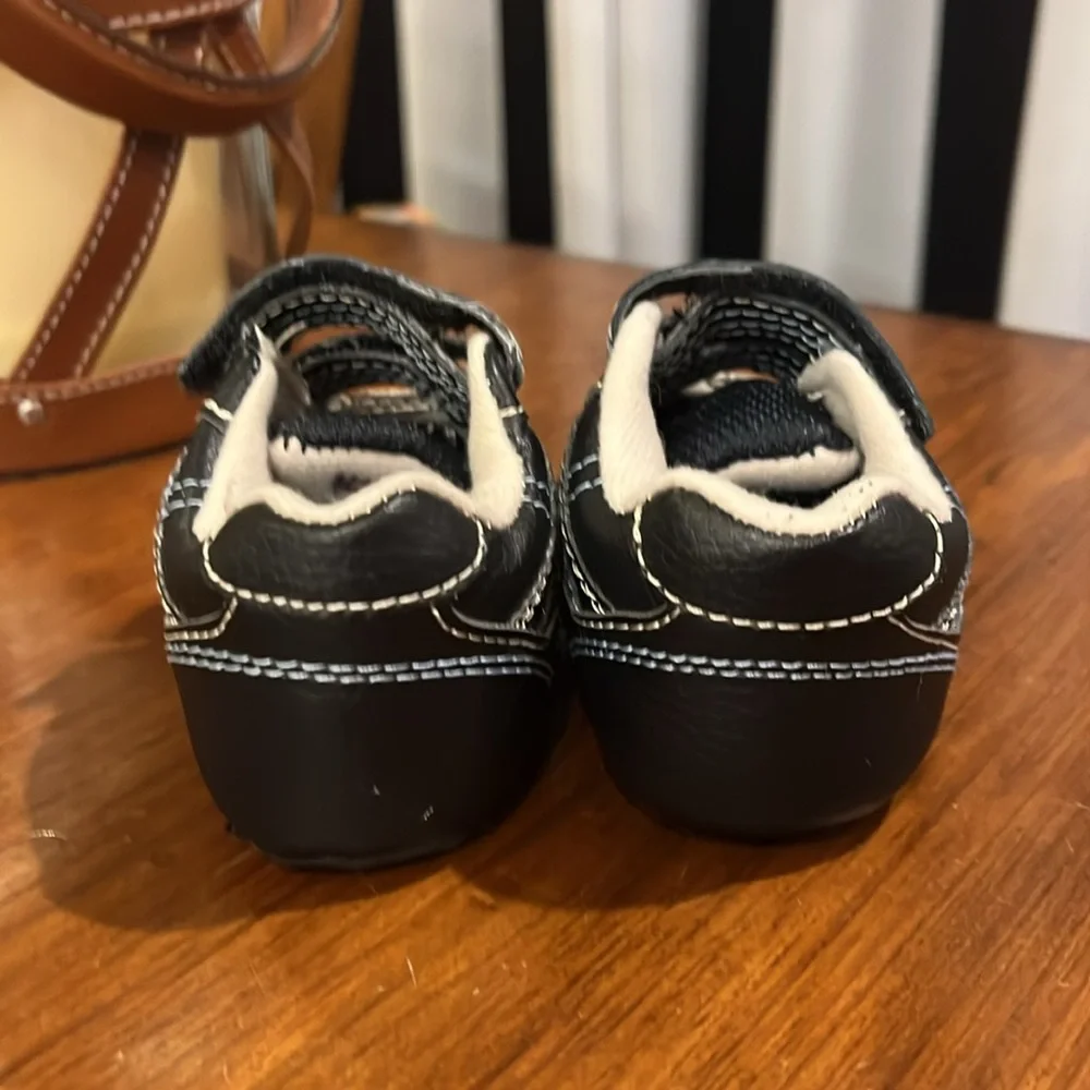 Circo Abubu Baby Infant Shoes Sneakers Hook and Loop navy Boys Size 4